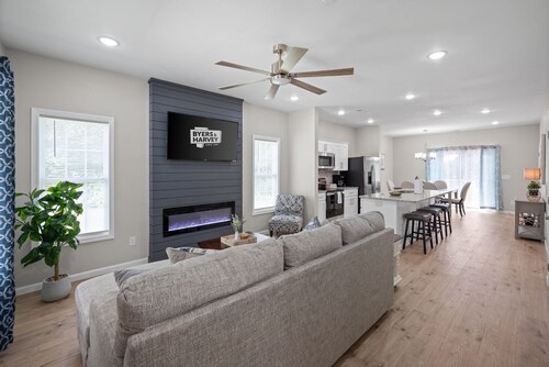 Lopez Lounge 1018 Main St