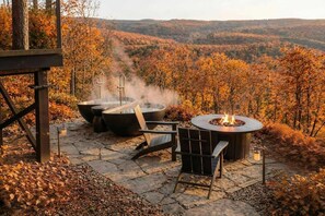 Property grounds - Whisper Mountain Glass House! Steam Shower-Couples Tubs-Bidet-Panoramic Views (Broken Bow)