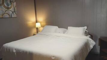 2 bedrooms, desk, free WiFi, bed sheets