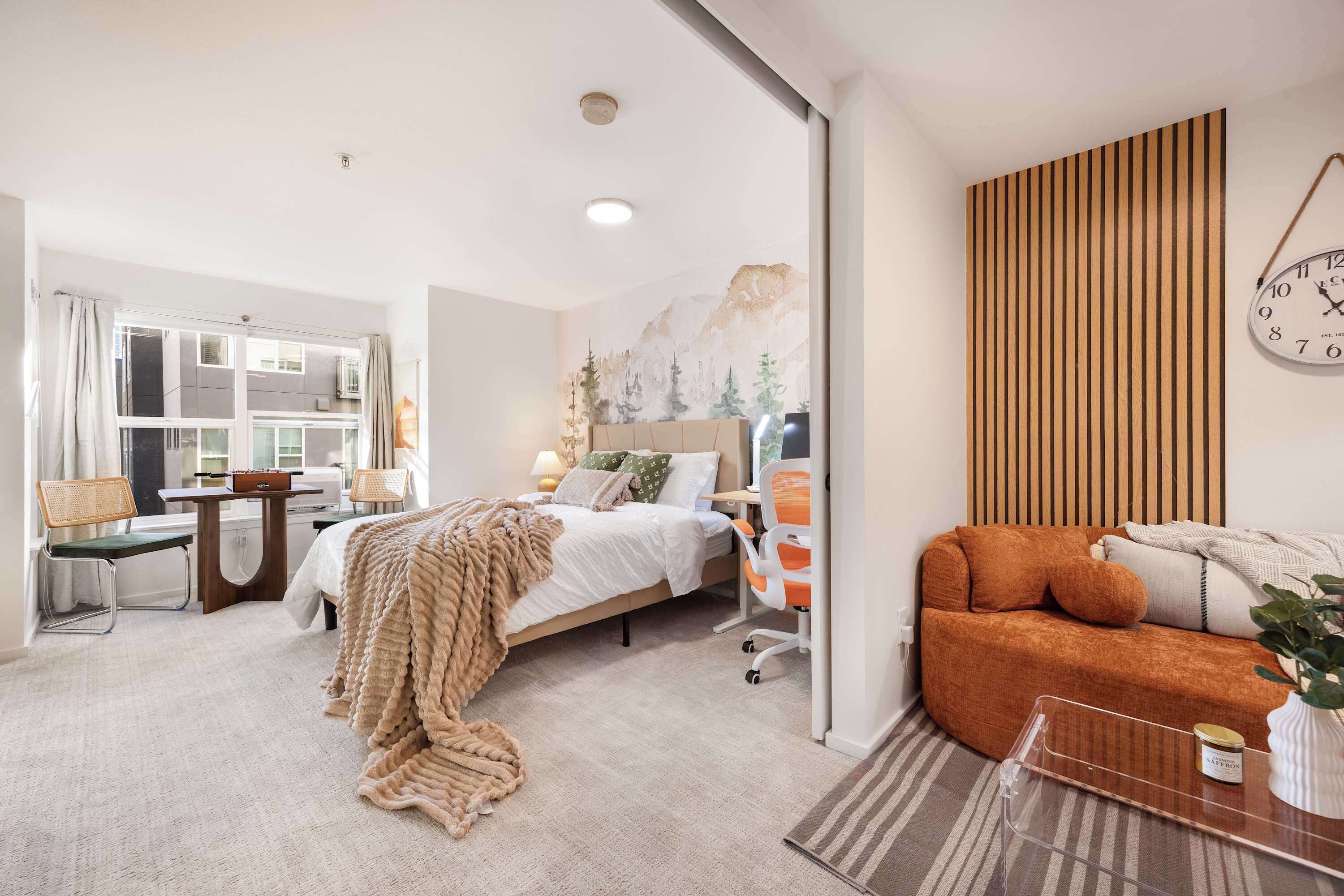 Skrivebord, strykejern/-brett, wi-fi og sengetøy