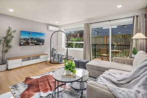 TV, offices - Brand New 2BR Queen Anne Condo, Designer's Taste (Seattle)