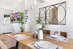 Dining - Modern Single-Level 2BR | Easy Access & Office (Shoreline)