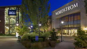 Exterior - Modern Single-Level 2BR | Easy Access & Office (Shoreline)