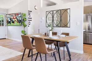 Dining - Modern Single-Level 2BR | Easy Access & Office (Shoreline)