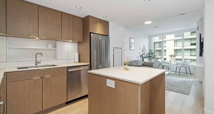 Modern 1BR Condo near Seawall & SkyTrain-walking distance to FIFA