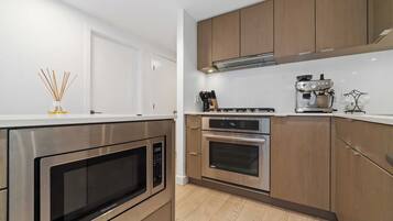 Microwave, oven, stovetop, dishwasher