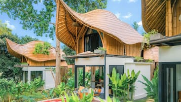 Romantische Maisonette, eigener Pool, Parkblick | Aussenbereich