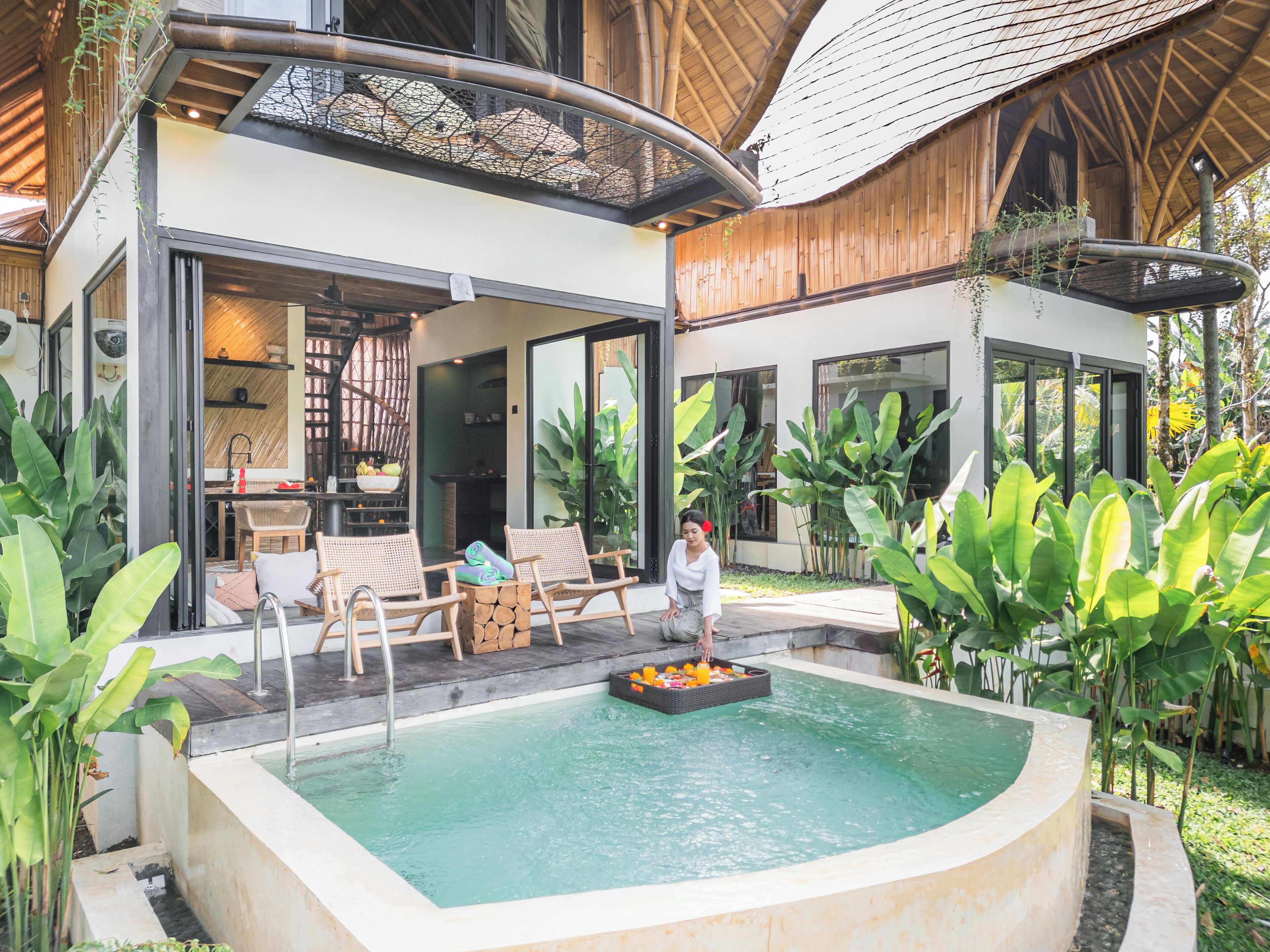 Hồ bơi ngoài trời 