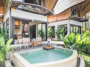 حمّام سباحة خارجي