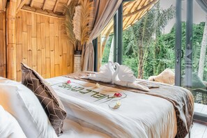 Premium-sengetøj, minibar, pengeskab på værelset, skrivebord