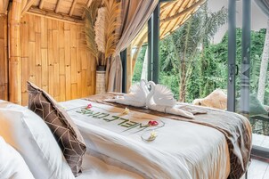 Ropa de cama de alta calidad y minibar 