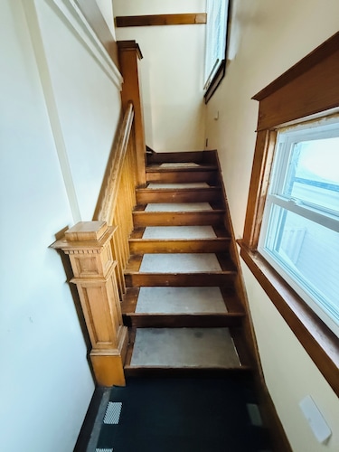 Cozy 2-bedroom apartment in Creston
