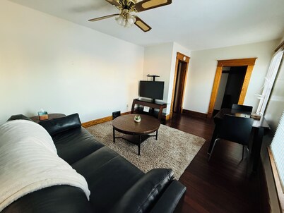 Cozy 2-bedroom apartment in Creston