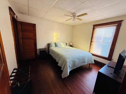 Cozy 2-bedroom apartment in Creston