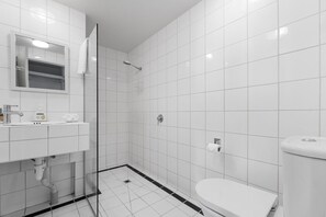 Hair dryer, towels - The Grand Silo • Raglan (Raglan)