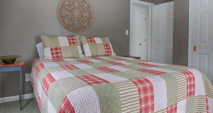 Family-Friendly Wells, Maine Vacation Home Near Ogunquit & Beaches