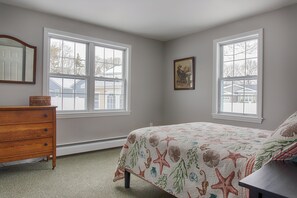 3 bedrooms, iron/ironing board, WiFi, bed sheets - Family-Friendly Wells, Maine Vacation Home Near Ogunquit & Beaches (Wells)