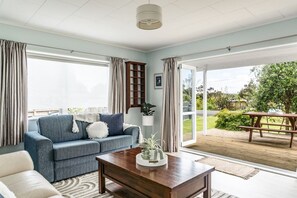 TV - Calypso Cottage • Bright Bach + Water View (Raglan)