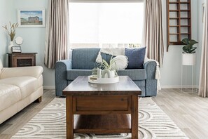 TV - Calypso Cottage • Bright Bach + Water View (Raglan)