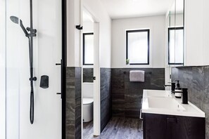 Hair dryer - Kaitoke Retreat & Studio  • 10 guests • Waterfront (Raglan)