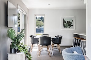 Dining - Seagreen Bach • Family Comfort and Ease (Raglan)