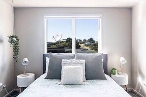 Fer et planche à repasser, Wi-Fi, literie fournie