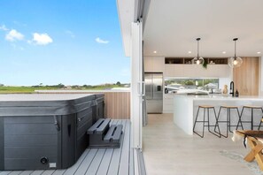 Outdoor dining - Hillside Haven - House & Unit • 16+ guests • Spa (Raglan)