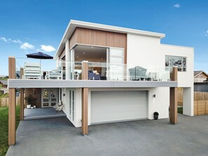 Exterior - Hillside Haven - House & Unit • 16+ guests • Spa (Raglan)