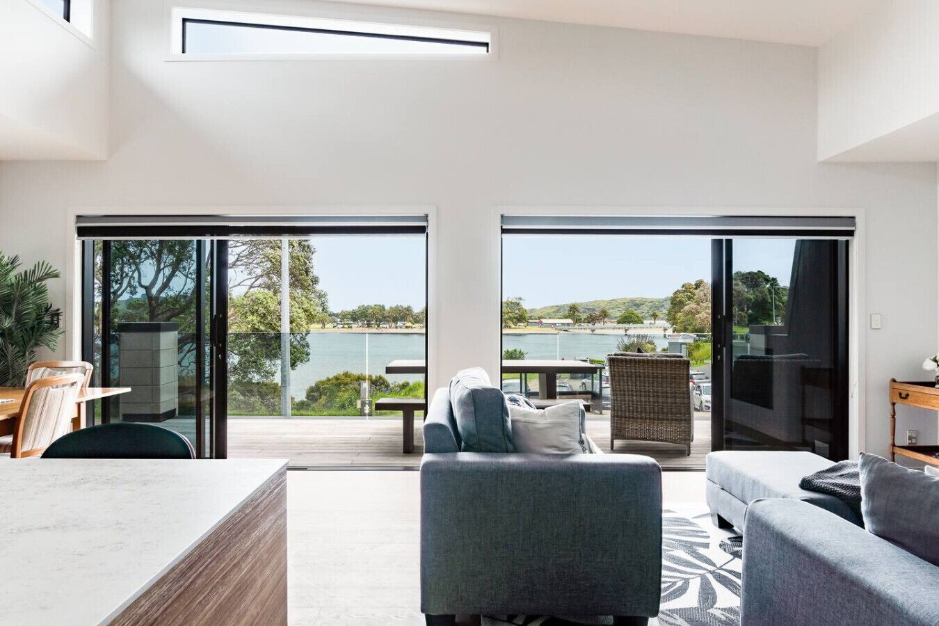 Televisión, chimenea