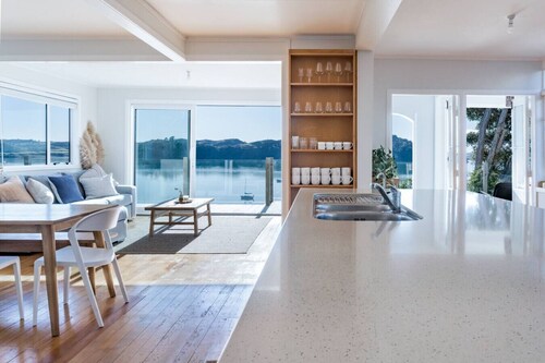 Sunshine Rise • Magical Lorenzen Bay