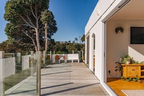 Terrace/patio - Sunshine Rise • Magical Lorenzen Bay (Raglan)