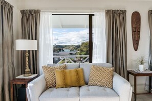 TV, stereo - Harbourside Cove • Views, Cosy + Peaceful (Raglan)