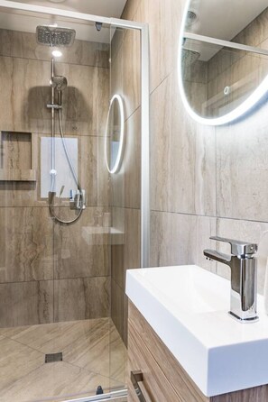 Hair dryer - Harbourview Haven • Harbour View • Walk To Town (Raglan)