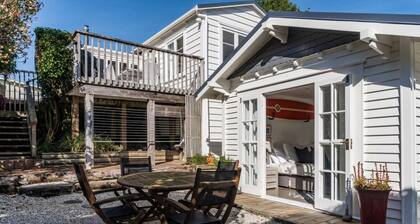 Kowhai Cottage & Studio • Character Cottage