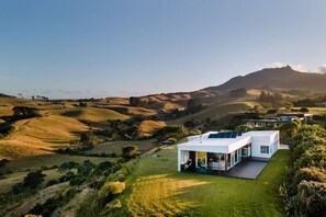 Exterior - Fantails Hideaway • Coastal Escape • Luxurious (Raglan)
