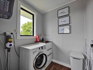 Interior - Sunny Peaks Retreat Te Anau (Te Anau)