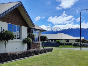 Exterior - Fiordland Family Favourite (Te Anau)