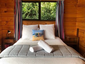 WiFi, bed sheets - Bay View Bach • Dreamy Views w/ Bay Access (Raglan)