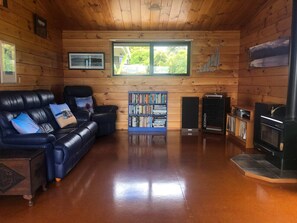 TV, fireplace - Bay View Bach • Dreamy Views w/ Bay Access (Raglan)