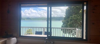 Bay View Bach • Dreamy Views w/ Bay Access