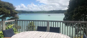 Bay View Bach • Dreamy Views w/ Bay Access