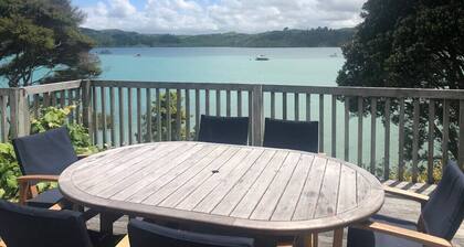 Bay View Bach • Dreamy Views w/ Bay Access