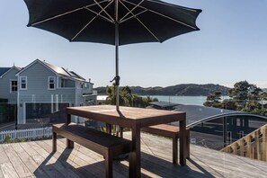 Outdoor dining - Government House • Spa • Comfort • Views (Raglan)