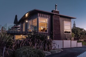 Exterior - Government House • Spa • Comfort • Views (Raglan)