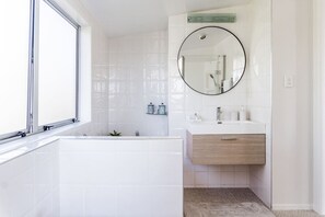 Hair dryer - Government House • Spa • Comfort • Views (Raglan)