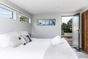 3 bedrooms, iron/ironing board, travel cot, WiFi - Left Break • Easy Family Escape (Raglan)