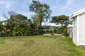 Property grounds - Left Break • Easy Family Escape (Raglan)