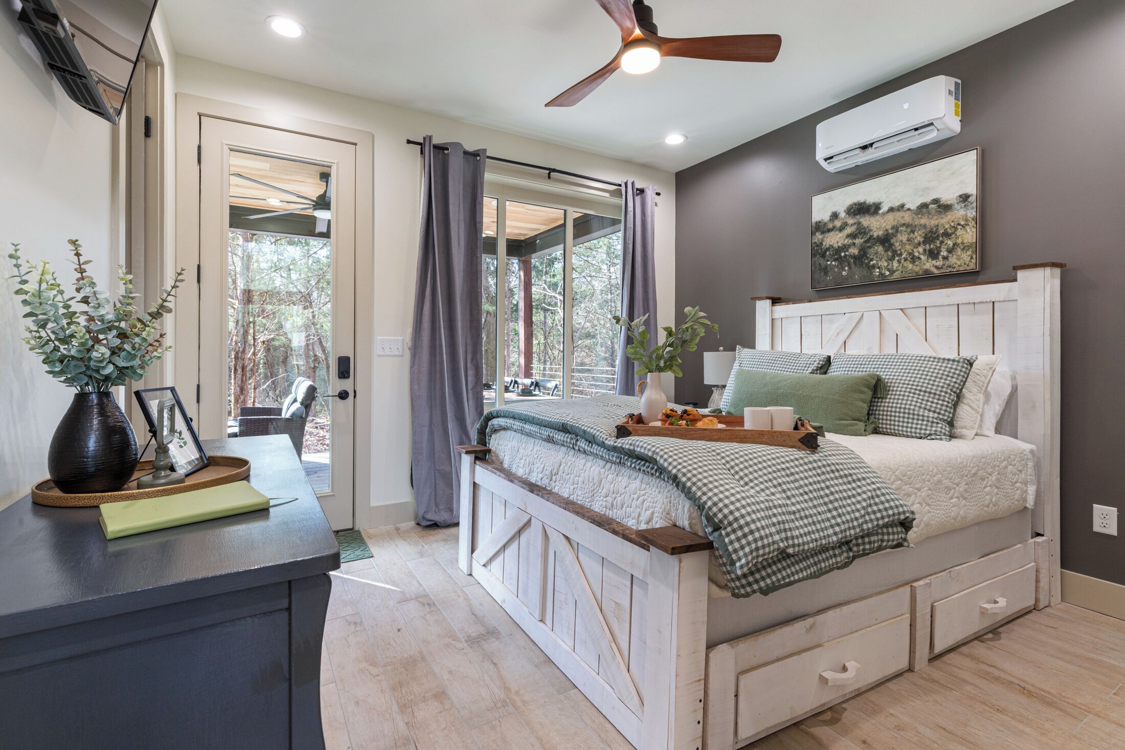 2 多间卧室、熨斗/熨衣板、WiFi、床单