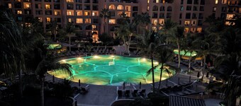  Stay at the 5 star VDP Loreto/play on site at the spectacular TPC Danzante Bay