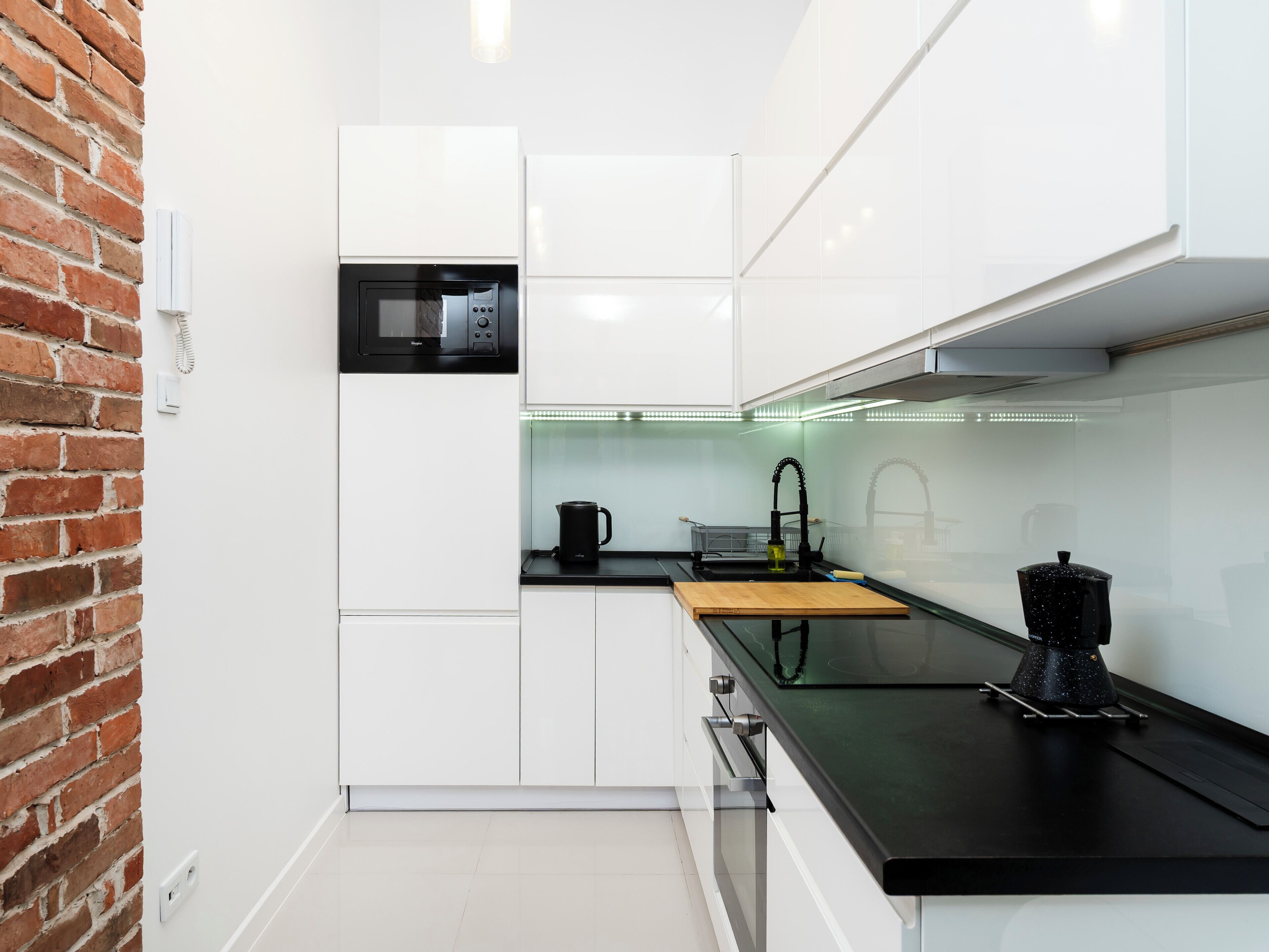 Refrigerador, microondas, horno, placa de cocina